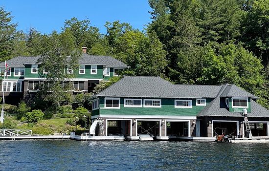 Luxurious Lake House with Stunning Views
